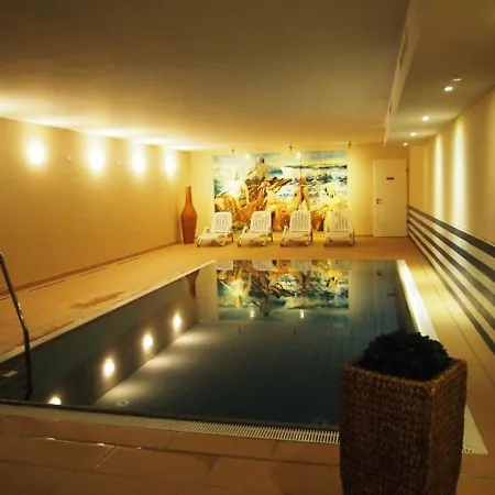 Mit Direktem Meerblick, 50 M Zum Strand, Mit Sauna Und Pool * بابي